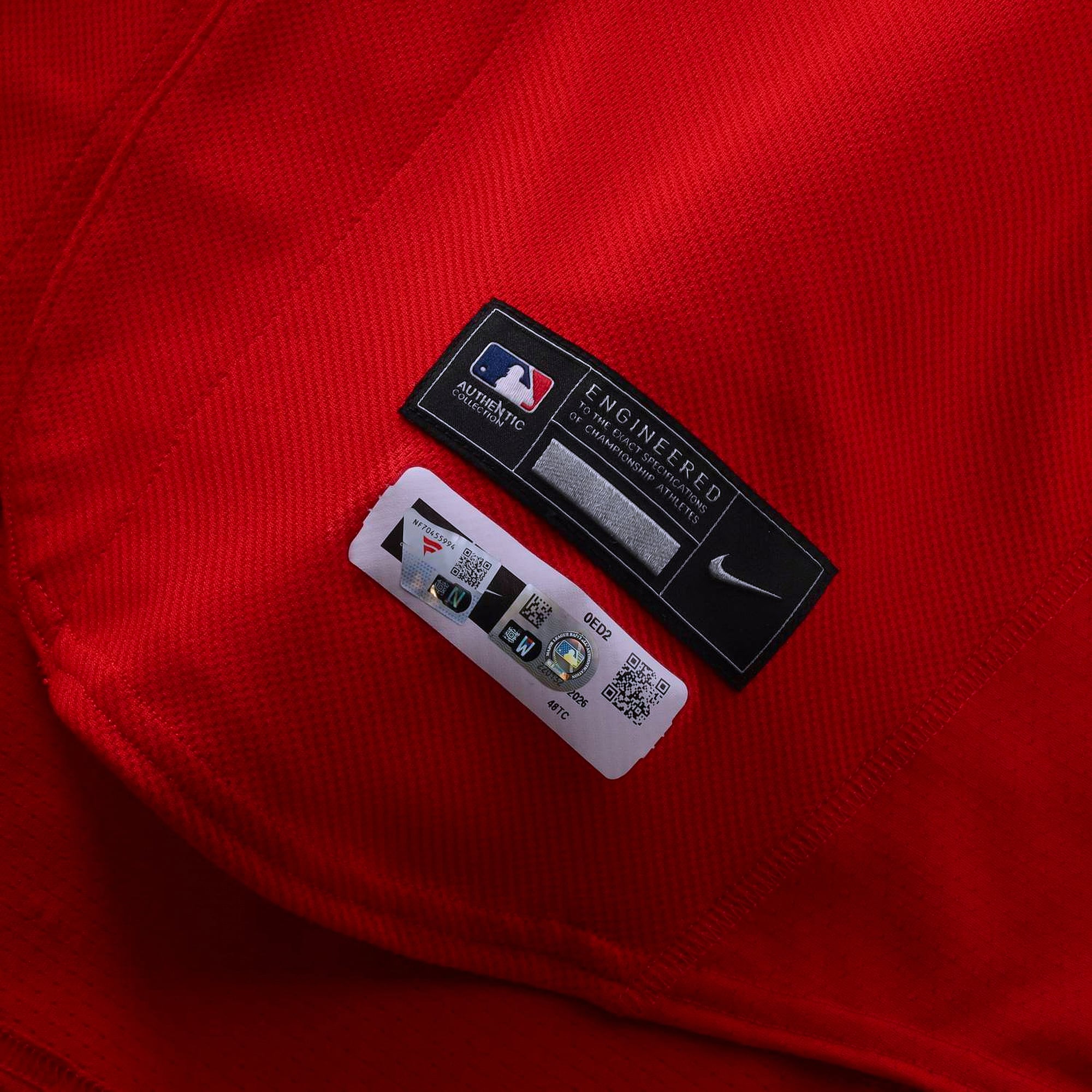Maillot rouge n° 18 porté par Zack Littell des Washington Nationals lors du match contre les San Diego Padres le 31 mai 2026