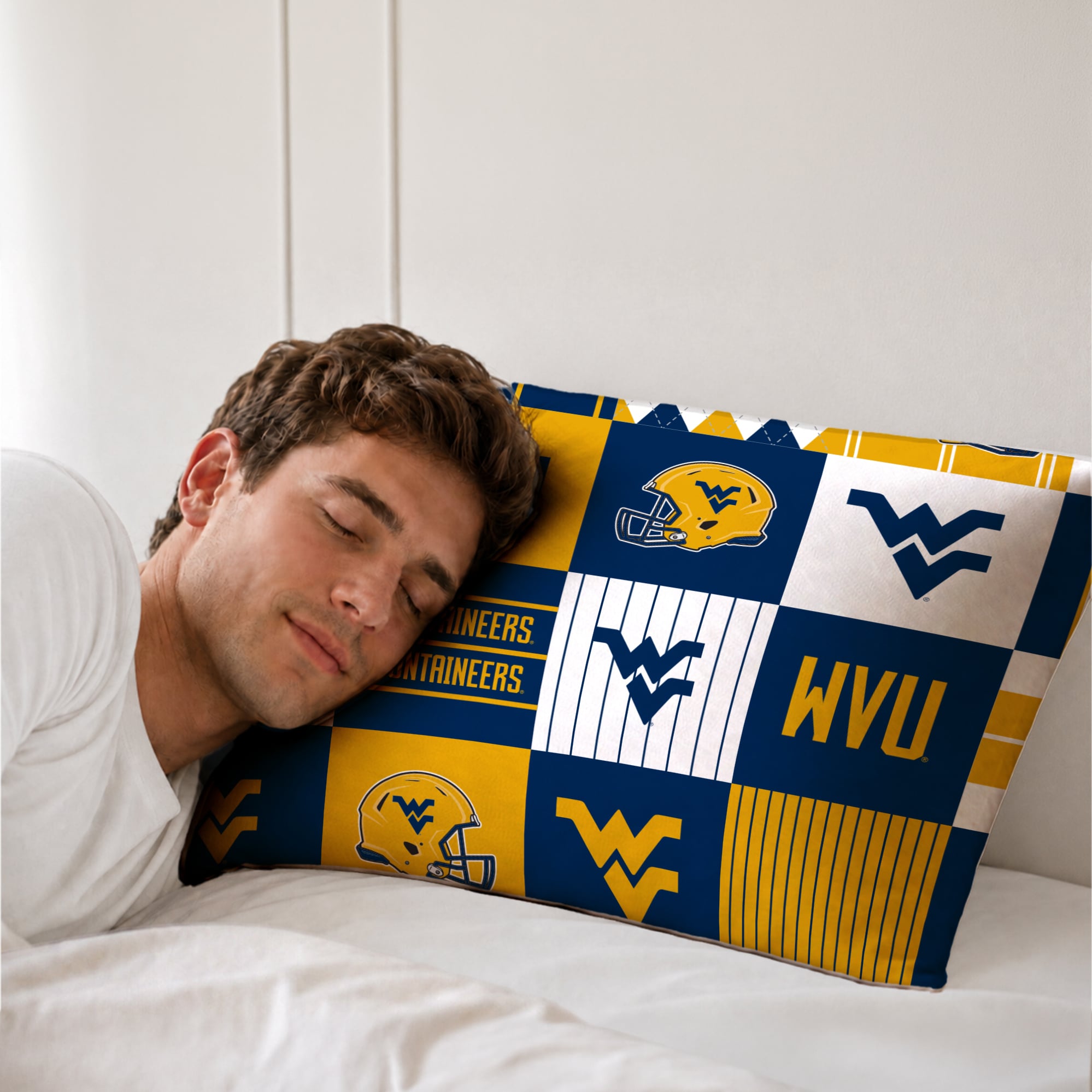 Ensemble de literie trois pièces Pegasus West Virginia Mountaineers Patchwork Plaid pour lit double/queen