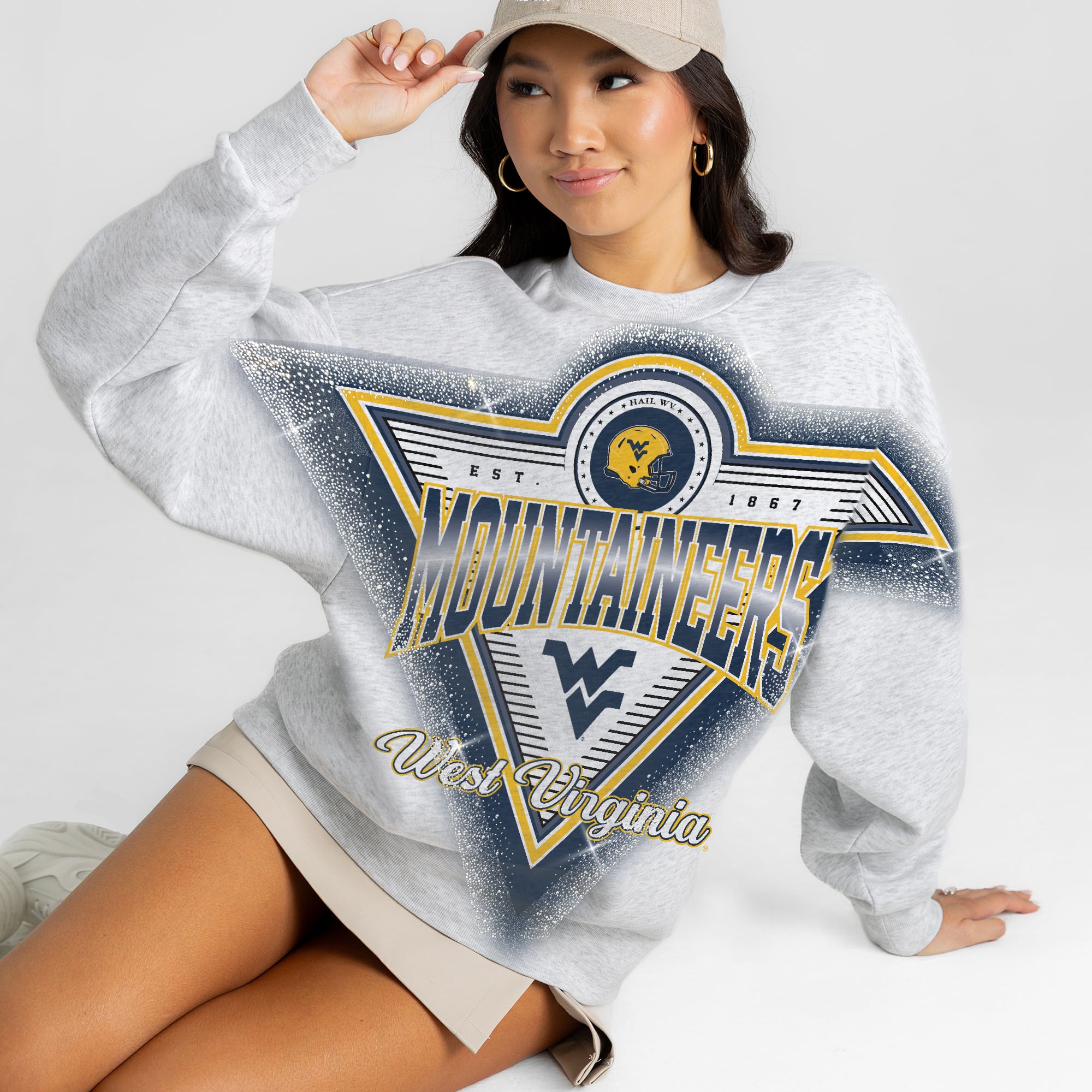 Sweat-shirt oversize en polaire gris à strass « Chasing Victory » des West Virginia Mountaineers, collection Gameday Couture pour femmes