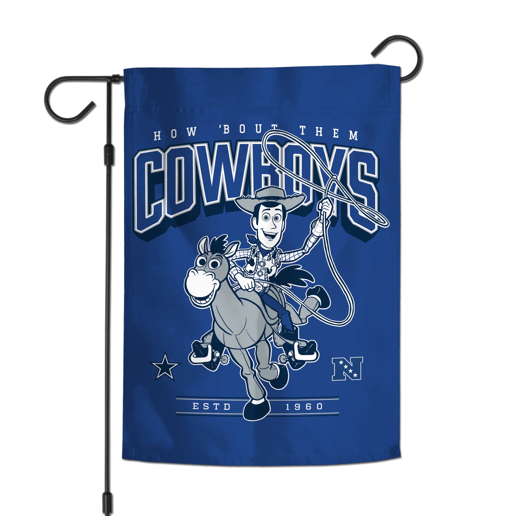 Drapeau de jardin double face WinCraft Dallas Cowboys Disney x NFL Woody 12'' x 18''