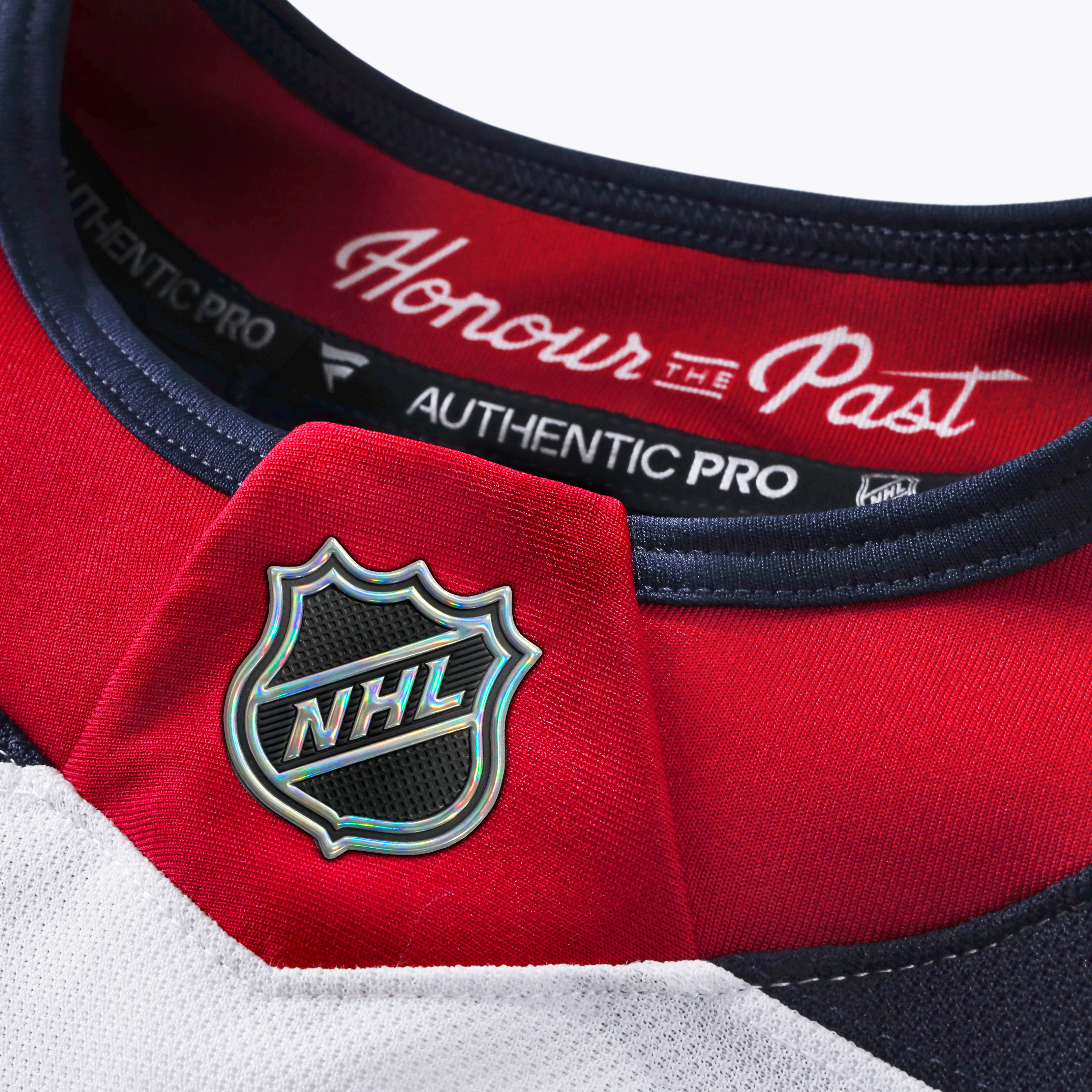 Maillot authentique professionnel blanc Fanatics des Jets de Winnipeg, édition classique du patrimoine la LNH 2026