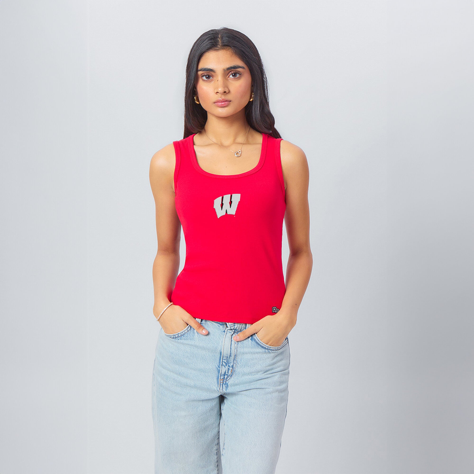Débardeur côtelé rouge à logo principal des Wisconsin Badgers de la marque Hype and Vice pour femmes